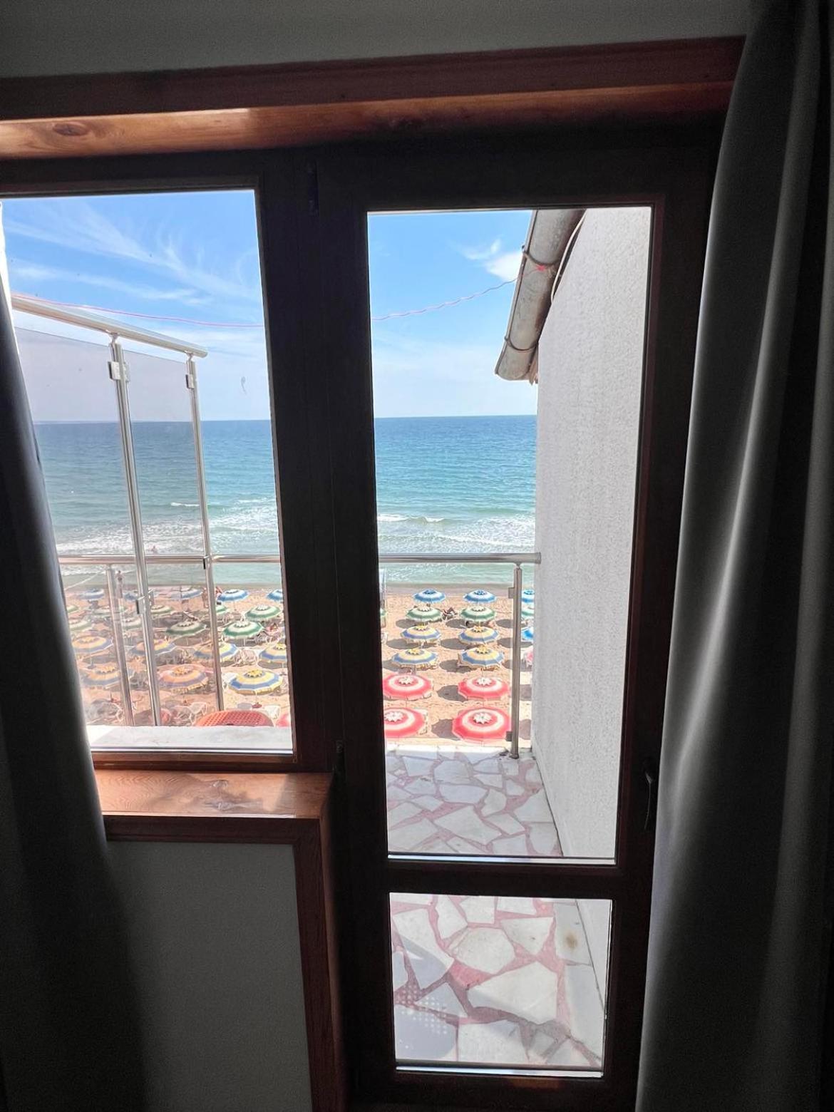 Palma Beach Hotel คราเนโว ภายนอก รูปภาพ